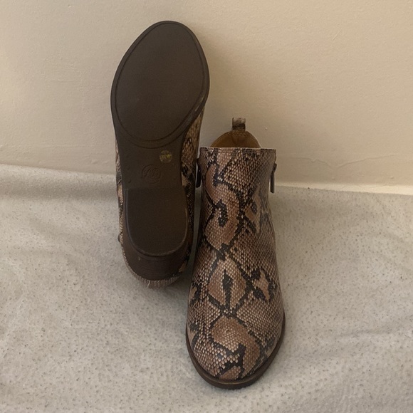 Snake Skin Lucky Brand Boots!! - Picture 4 of 6